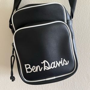Ben Davis small sholder bag